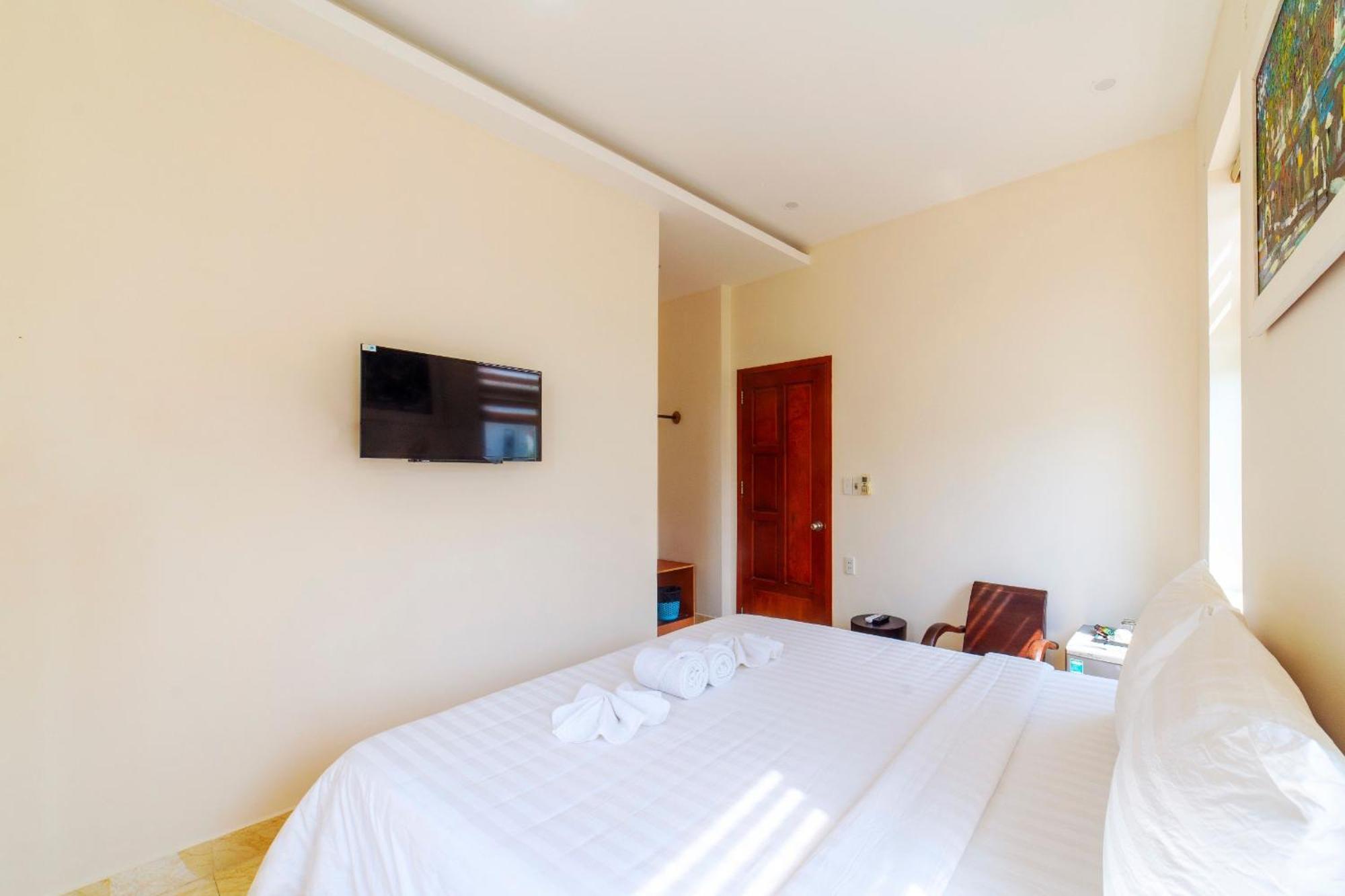 Town House Homestay *